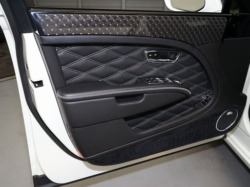 Used 2018 Bentley Mulsanne Speed image 25