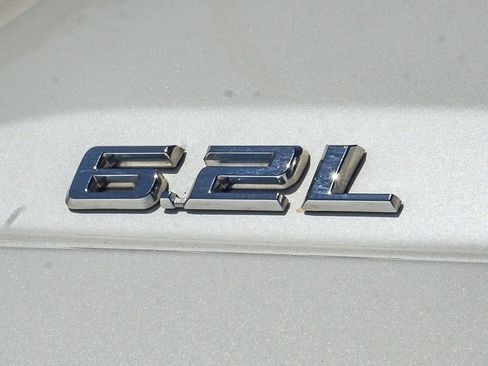 Used 2020 Chevrolet Silverado 1500 LTZ w/ LTZ Premium Package AWD/4WD image 13