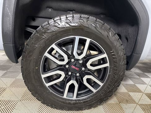 Used 2024 GMC Sierra 1500 AT4 w/ Technology Package image 34