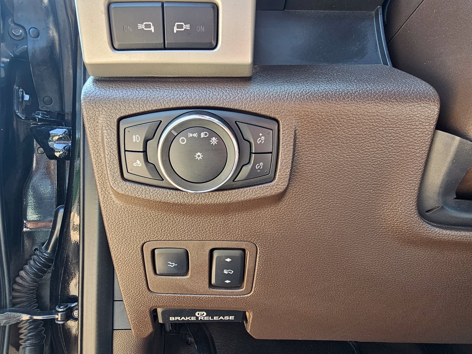 Used 2022 Ford F350 King Ranch w/ King Ranch Ultimate Package AWD/4WD image 18