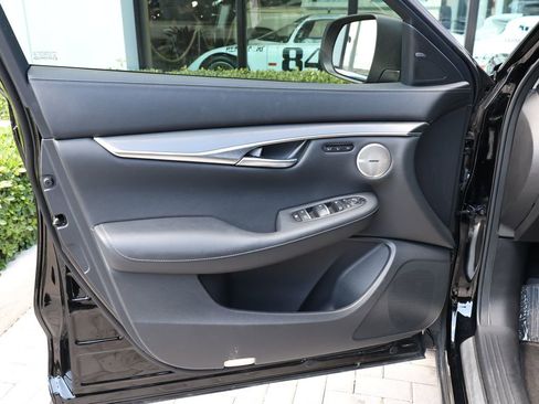 Certified 2025 INFINITI QX50 Luxe image 11