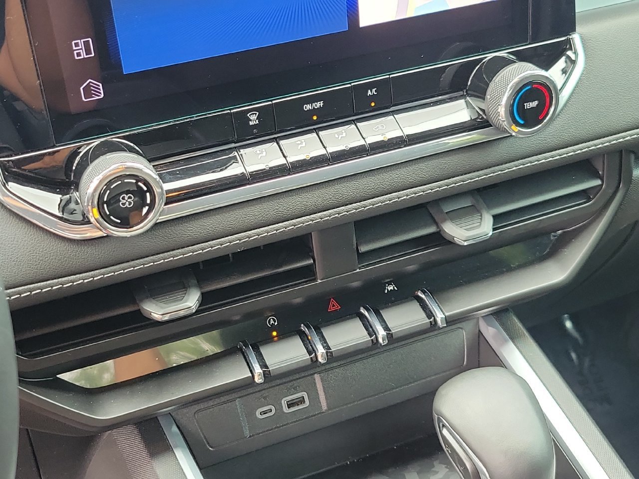 Used 2024 Chevrolet Colorado LT RWD image 26