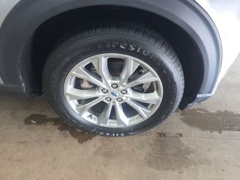 Used 2023 Ford Explorer XLT w/ Equipment Group 202A AWD/4WD image 2