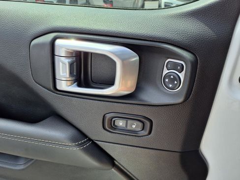 Used 2021 Jeep Wrangler Unlimited Sahara w/ Cold Weather Group image 16