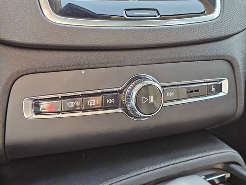 Certified 2025 Volvo XC90 B5 Core image 31