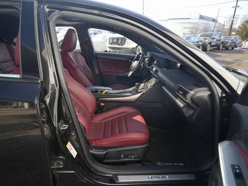 Used 2018 Lexus IS 300 F Sport w/ F Sport Package image 31