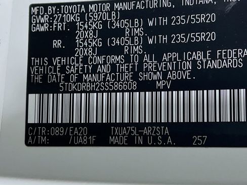 Certified 2025 Toyota Highlander XSE AWD/4WD image 34