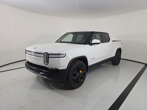 Used 2023 Rivian R1T Adventure image 1