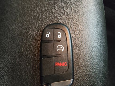 Used 2018 Jeep Compass Latitude w/ Popular Equipment Group AWD/4WD image 32