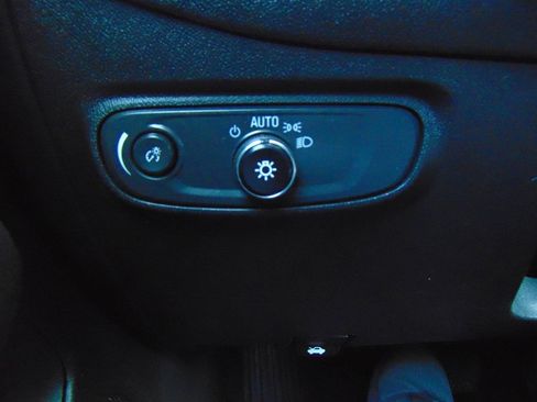 Used 2022 Chevrolet Equinox LT image 42