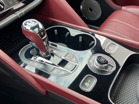 Used 2023 Bentley Bentayga Extended Wheelbase image 34
