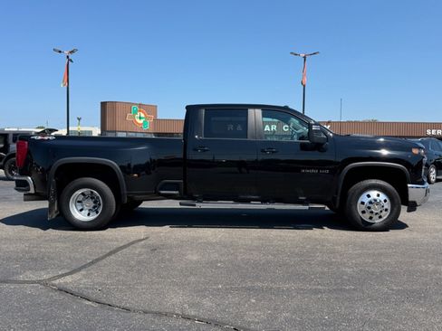 Used 2025 Chevrolet Silverado 3500 LT w/ Safety Package AWD/4WD image 9