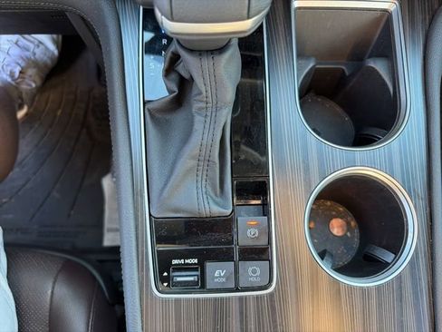 Used 2024 Toyota Sienna Platinum image 13