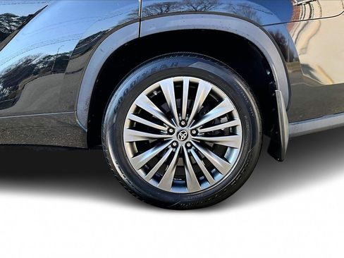 Used 2021 Toyota Highlander Platinum image 35