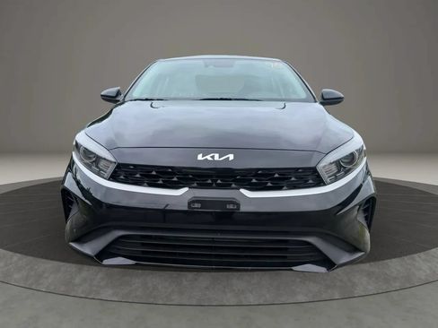 Used 2023 Kia Forte LXS FWD image 2