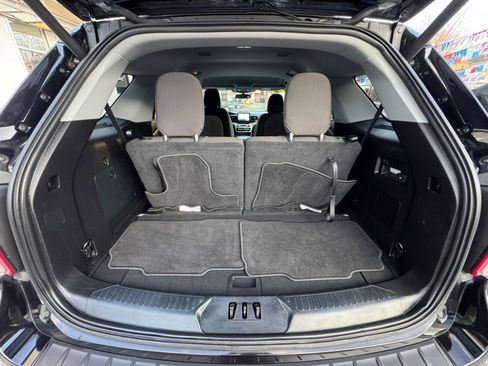 Used 2021 Ford Explorer XLT image 33