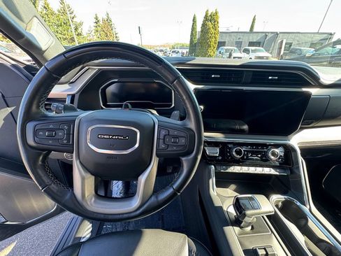Used 2024 GMC Sierra 1500 Denali AWD/4WD image 25