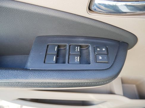 Used 2017 Honda Pilot Touring image 15