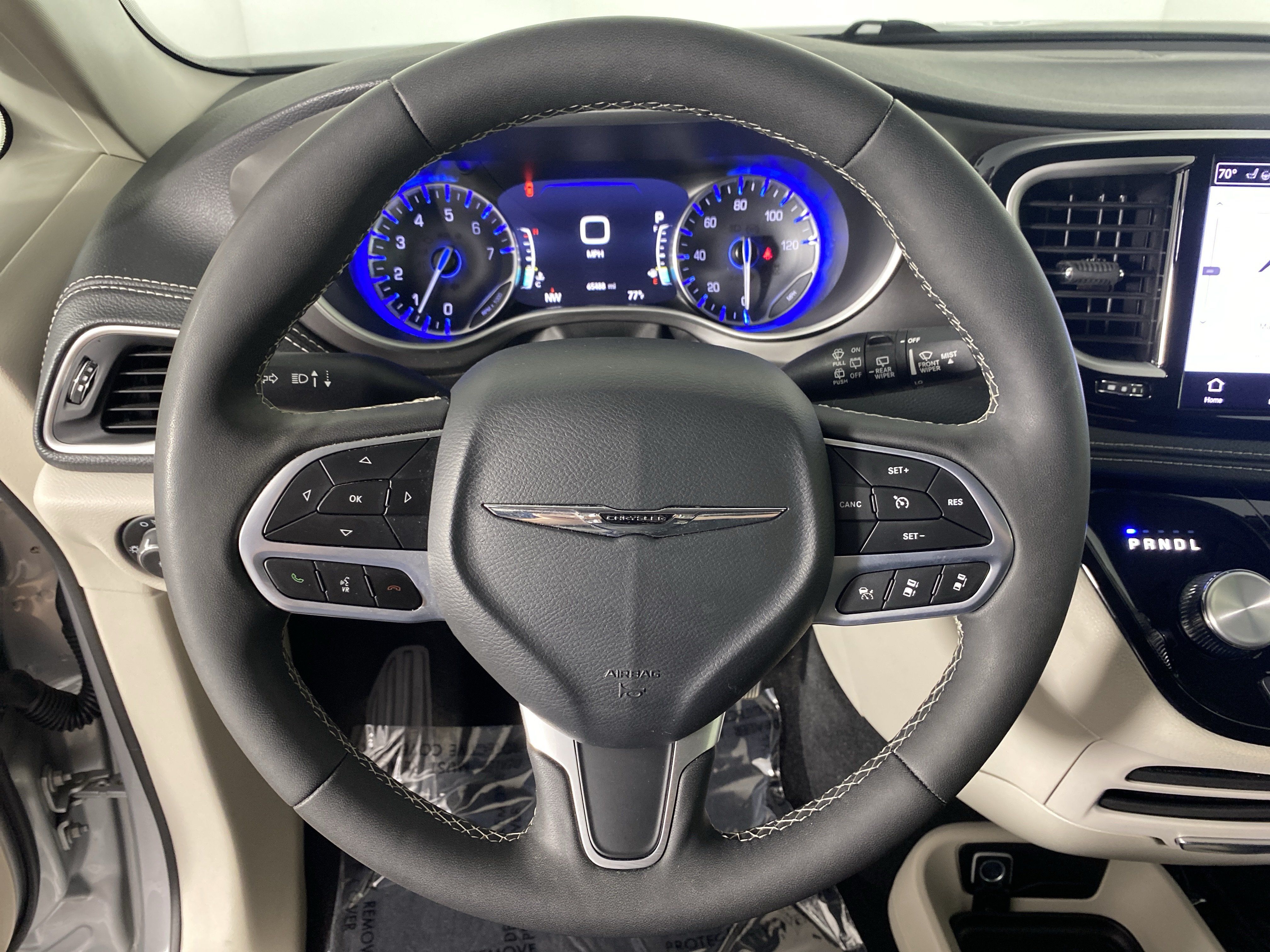 Used 2024 Chrysler Pacifica Touring-L AWD/4WD image 19