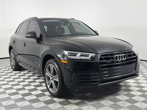 Used 2019 Audi Q5 2.0T Premium Plus w/ Premium Plus Package image 3