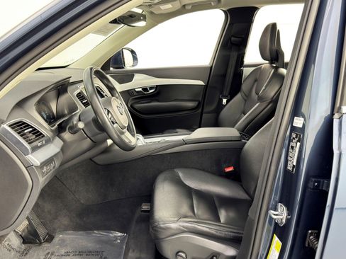 Used 2018 Volvo XC90 T8 Momentum w/ Convenience Package image 16