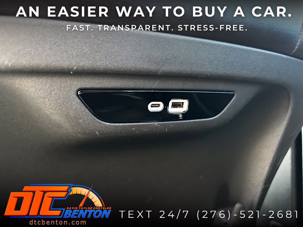 Used 2025 Chrysler Pacifica Limited FWD image 26
