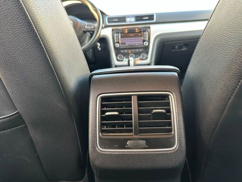 Used 2013 Volkswagen Passat 2.5 SE image 40