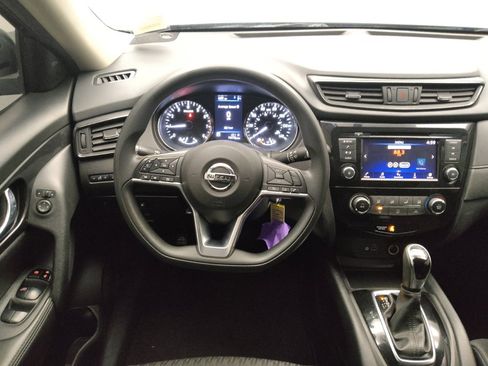 Used 2018 Nissan Rogue S image 22