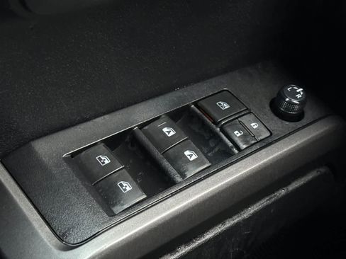 Used 2021 Toyota Tacoma TRD Off-Road w/ Technology Package image 11