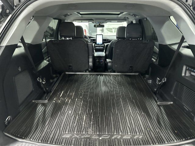 Used 2024 Ford Explorer Limited w/ Limited Technology Package AWD/4WD image 26