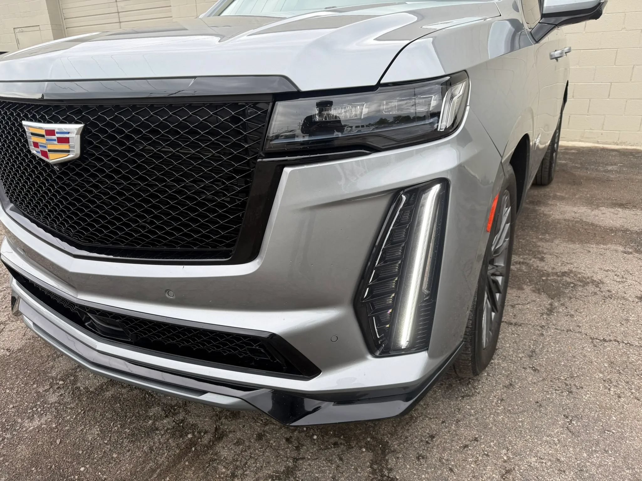 Used 2023 Cadillac Escalade V AWD/4WD image 43