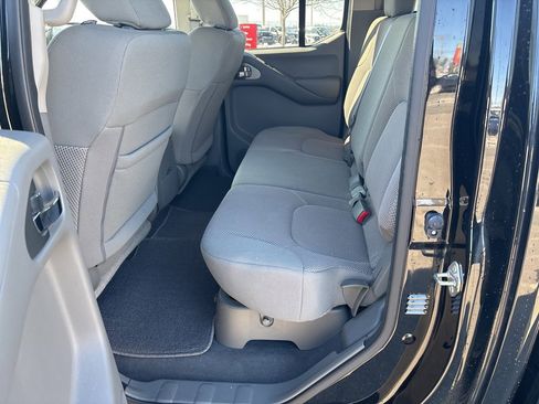 Used 2020 Nissan Frontier SV w/ Midnight Edition Floor Mats image 22