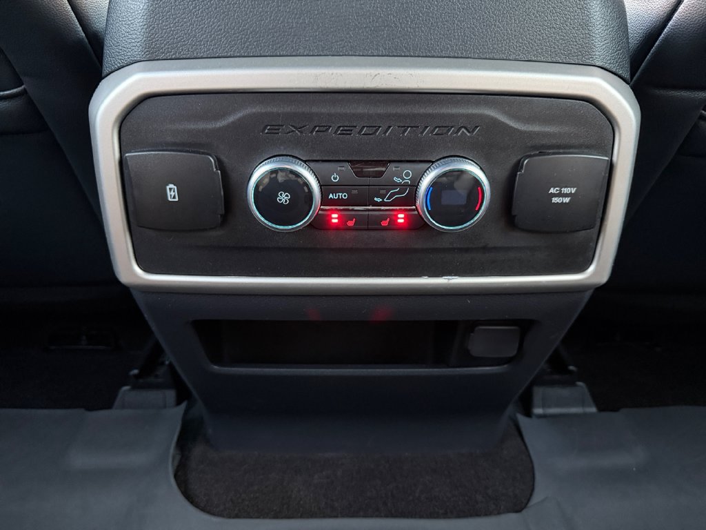 Used 2022 Ford Expedition Limited AWD/4WD image 32