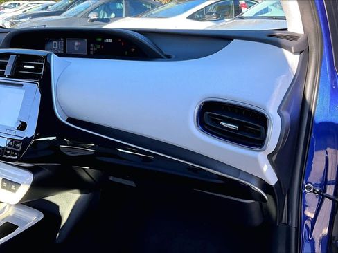 Used 2016 Toyota Prius Three Touring image 16