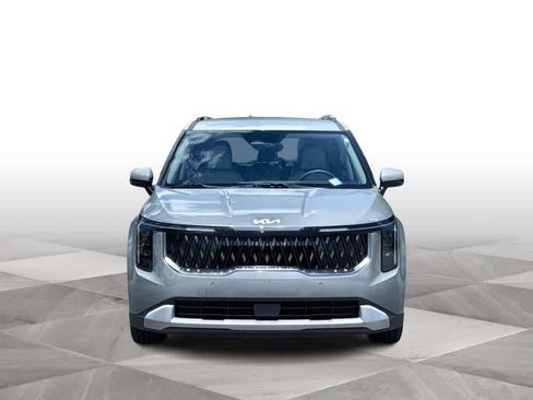 Certified 2025 Kia Carnival EX FWD image 3
