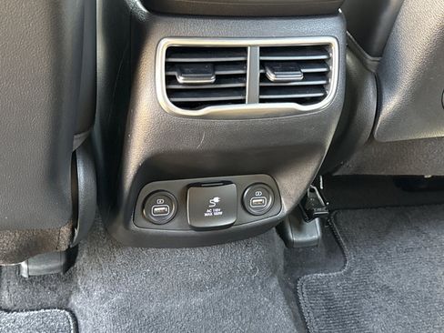 Used 2023 Hyundai Santa Fe Calligraphy AWD/4WD image 16