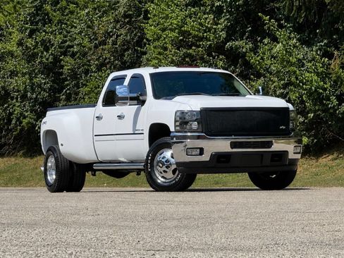 Used 2013 Chevrolet Silverado 3500 LT w/ Custom Sport Truck Package AWD/4WD image 2