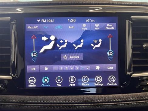 Used 2019 Chrysler Pacifica Limited image 22