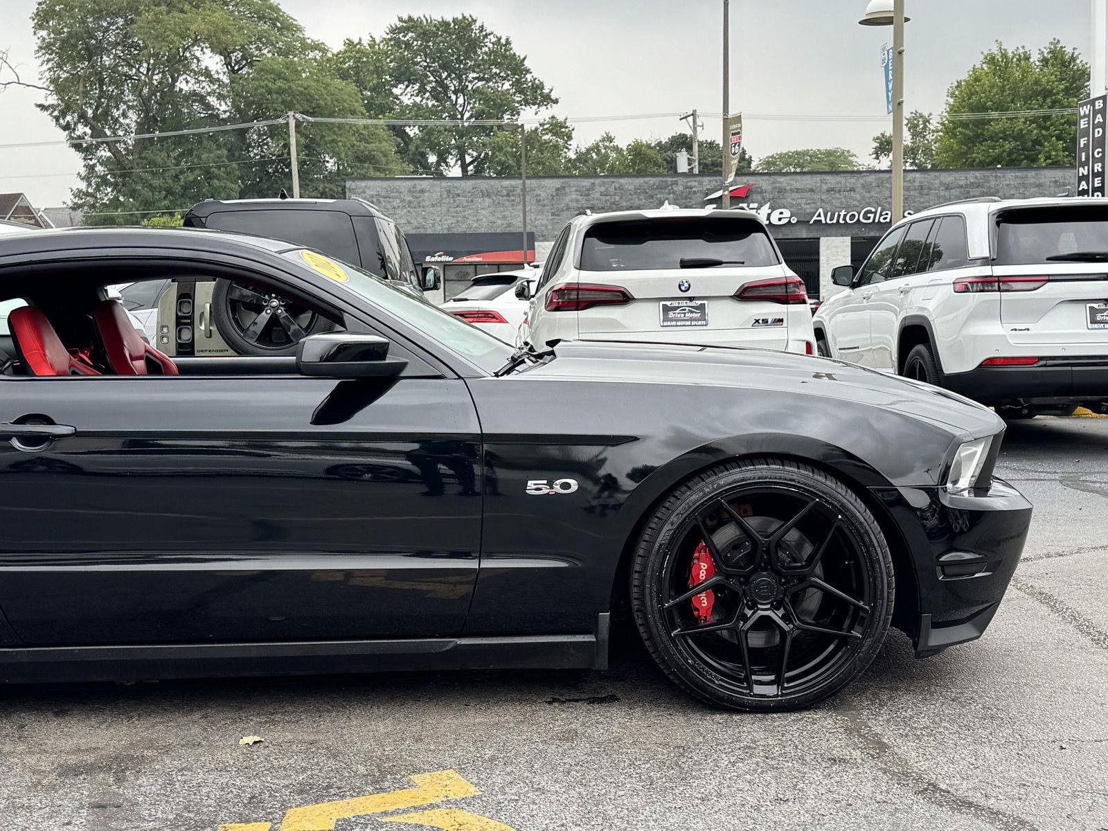 Used 2012 Ford Mustang GT Premium w/ HID Headlamps & Security Pkg RWD image 11