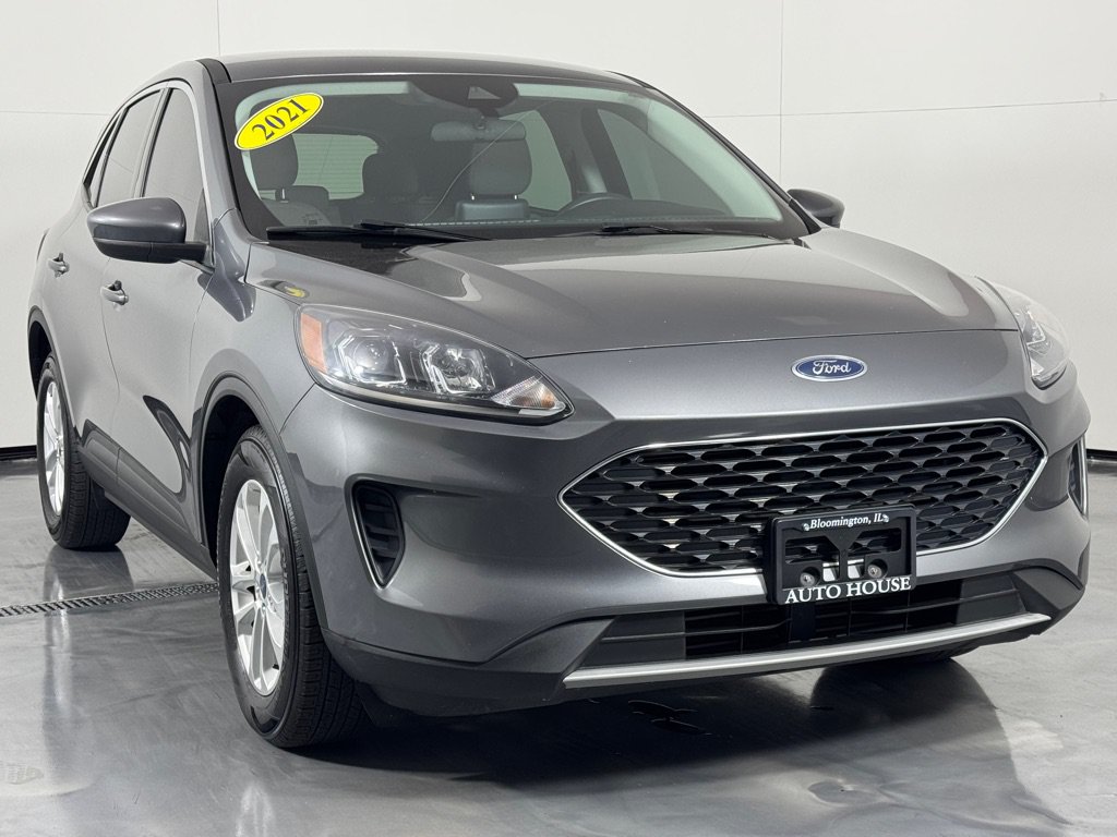Used 2021 Ford Escape SE FWD image 3