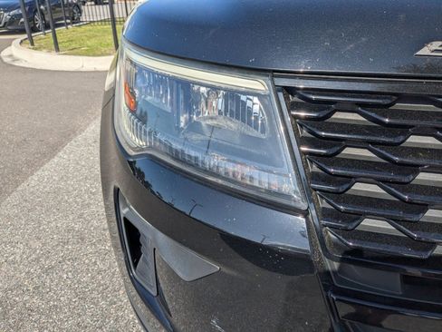 Used 2018 Ford Explorer Sport w/ Equipment Group 401A image 10