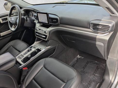 Used 2022 Ford Explorer XLT w/ Equipment Group 202A RWD image 25