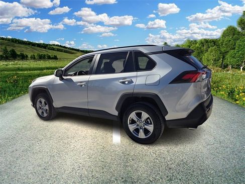 Used 2024 Toyota RAV4 XLE image 4