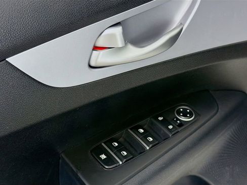 Used 2024 Kia Forte LXS image 20