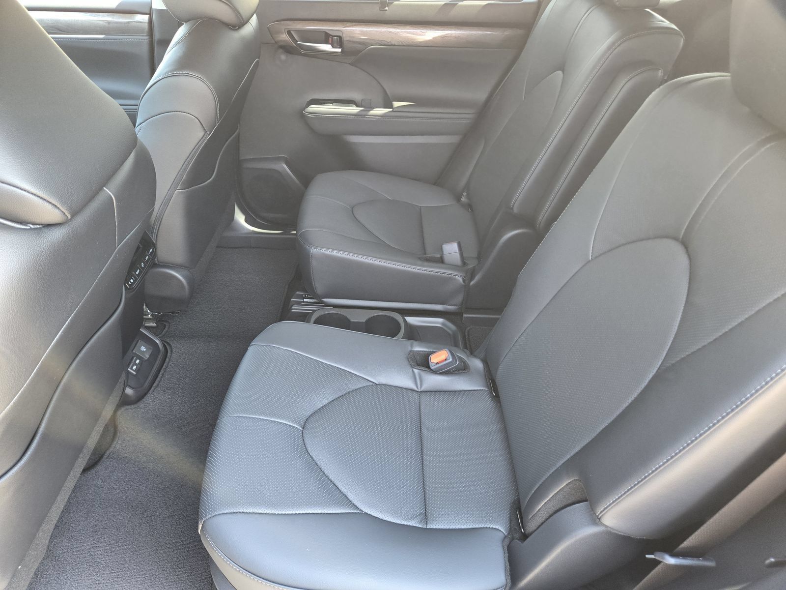 New 2026 Toyota Highlander Limited AWD/4WD image 25