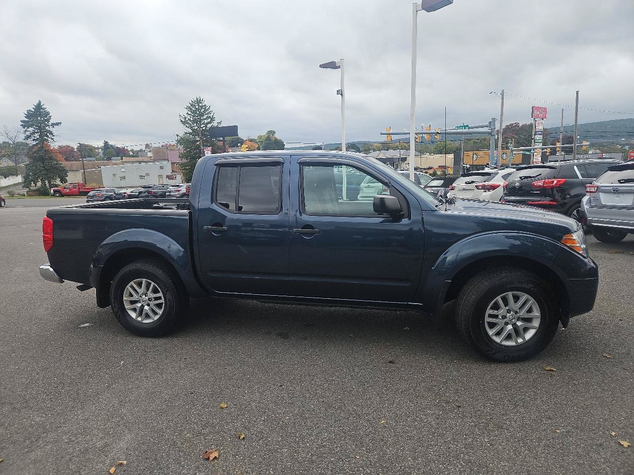 Used 2017 Nissan Frontier SV w/ SV Value Truck Package AWD/4WD image 30