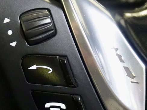 Used 2013 Porsche Cayenne S image 31