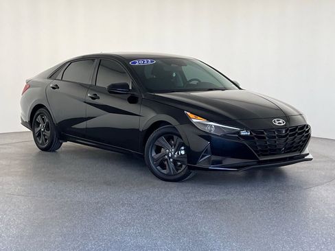 Used 2022 Hyundai Elantra Blue image 39