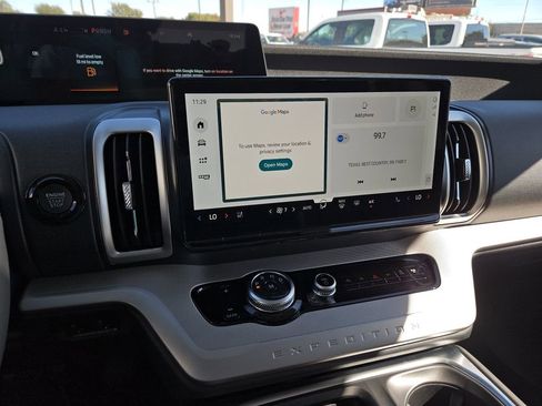 New 2025 Ford Expedition Active image 25