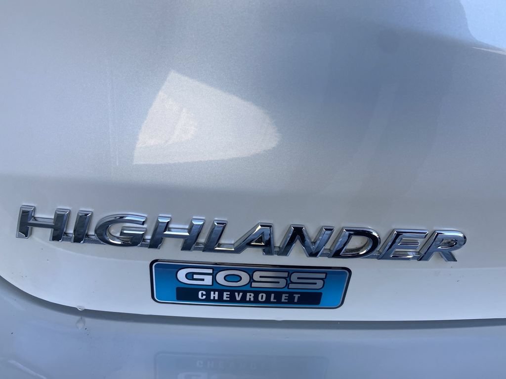Used 2019 Toyota Highlander XLE AWD/4WD image 32